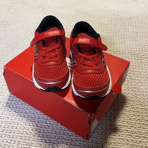 New Balance Toddler Sneakers Size 9